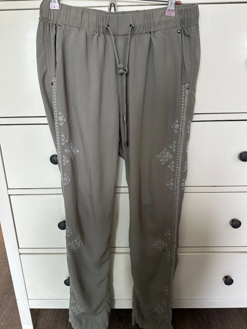 Sundance Tone it Up Embroidered Pull-on Pants - Picture 2 of 5